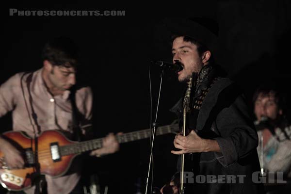 BLACK LIPS - 2009-11-06 - PARIS - La Cigale - Cole Alexander - Jared Swilley - Joe Bradley